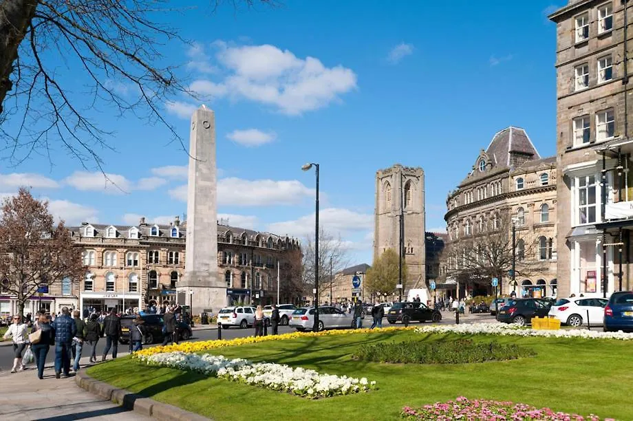 Harrogate House Apt 4 - Cheltenham Parade Loft Appartement