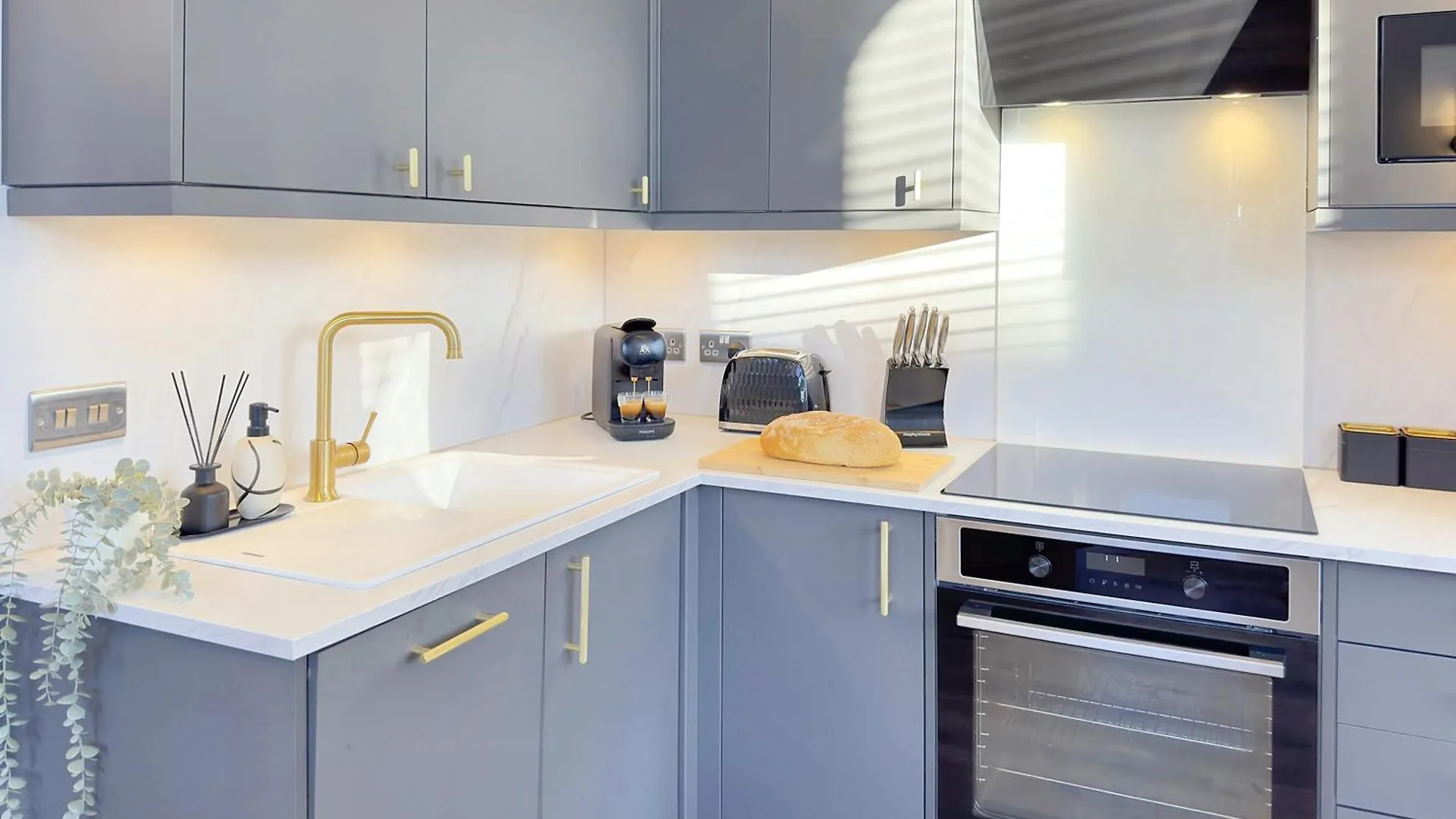 Harrogate House Apt 4 - Cheltenham Parade Loft Appartement